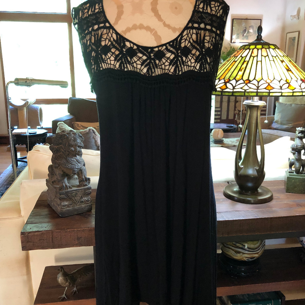 Lace Bodice Asymetrical Handkerchief Hem Tank